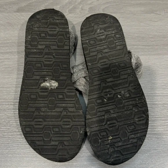 Skechers Yoga Foam Gray Thong Cloth Women’s Sandals (Size 7) - Picture 4 of 7